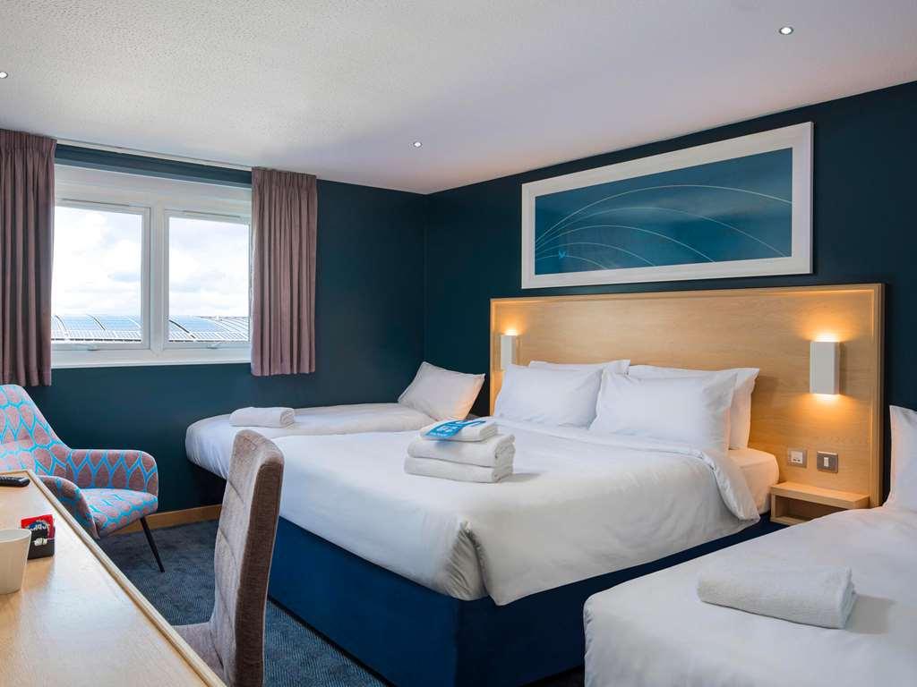 Travelodge London City Airport Стая снимка