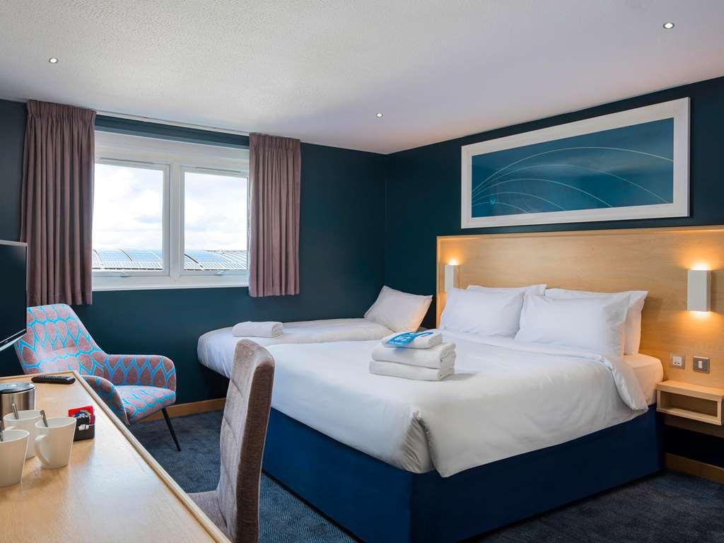 Travelodge London City Airport Стая снимка