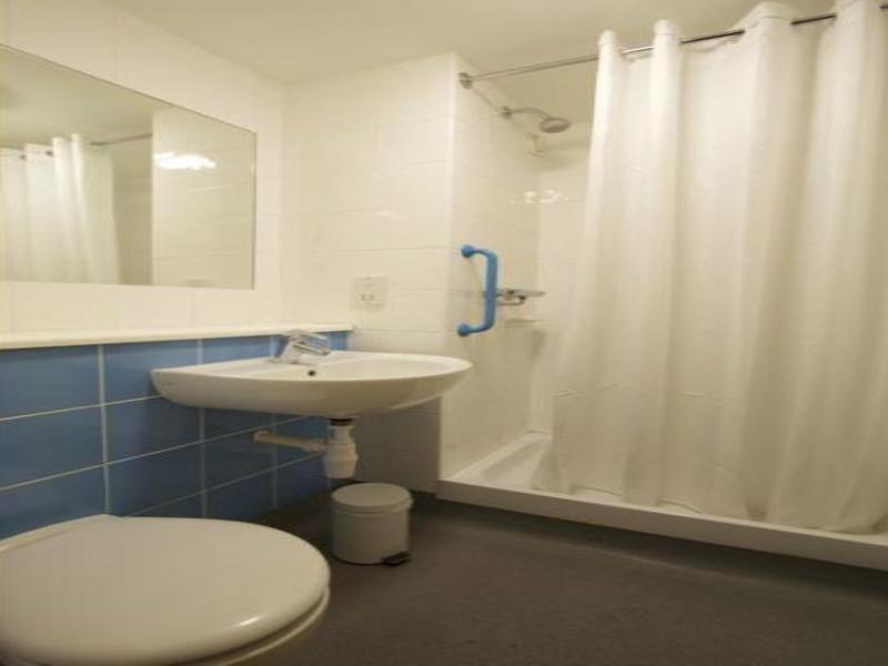 Travelodge London City Airport Екстериор снимка