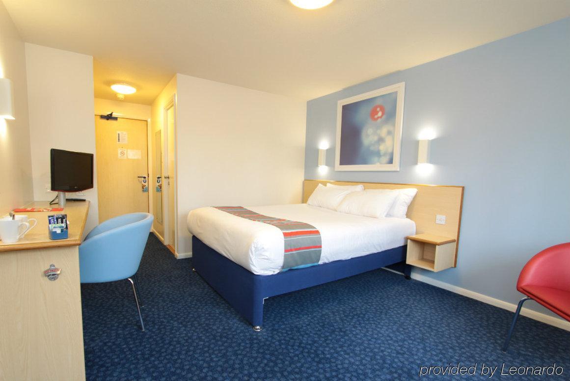 Travelodge London City Airport Екстериор снимка