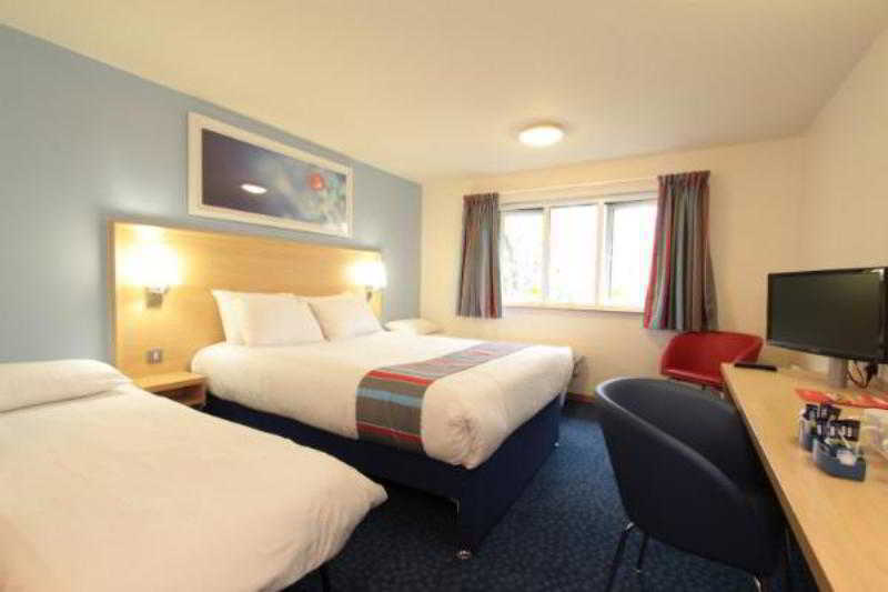 Travelodge London City Airport Екстериор снимка