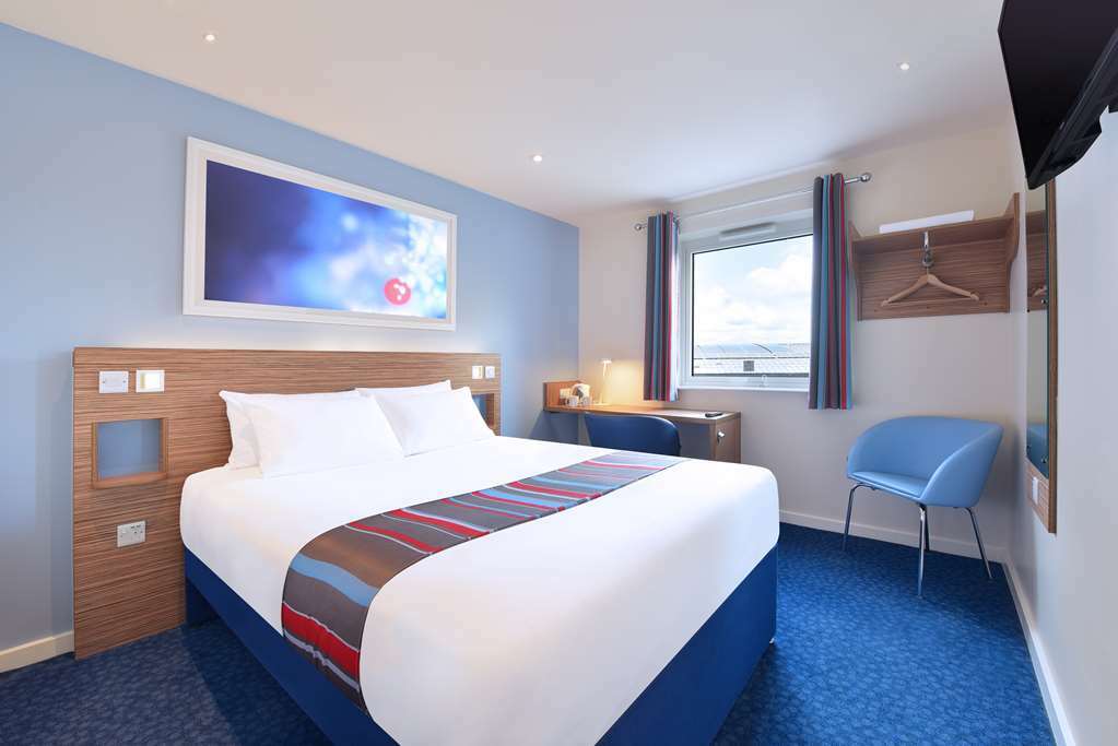Travelodge London City Airport Стая снимка